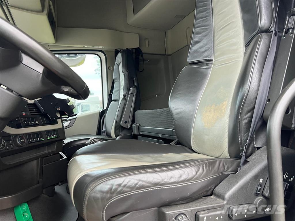 Volvo FH460 4x2 X-low mega 中古トラクターヘッド | トレーラーヘッド