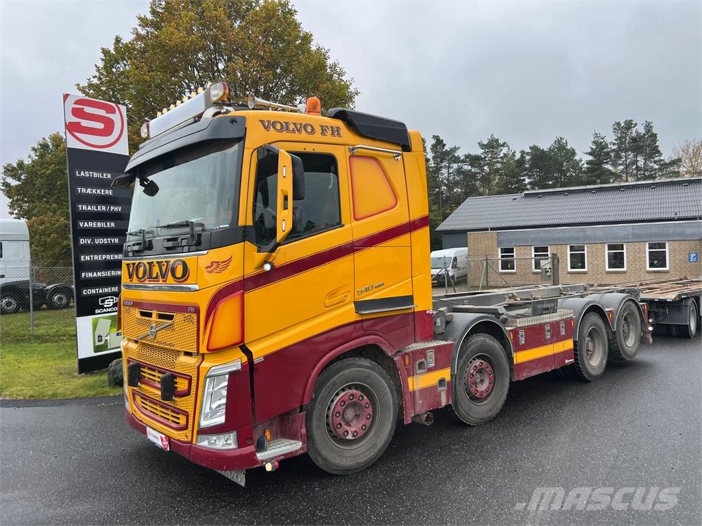Volvo FH540 8x4 - tandem løft Kabeļu pacēlājs nomontējamām kravas mašīnām
