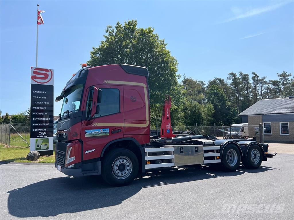 Volvo FM430 Vrachtwagen met containersysteem