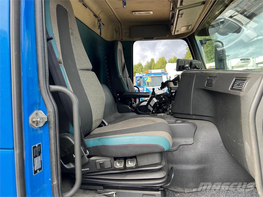 Volvo FM460 8x2*6 - FAUN 533L frontpress Camion dei rifiuti