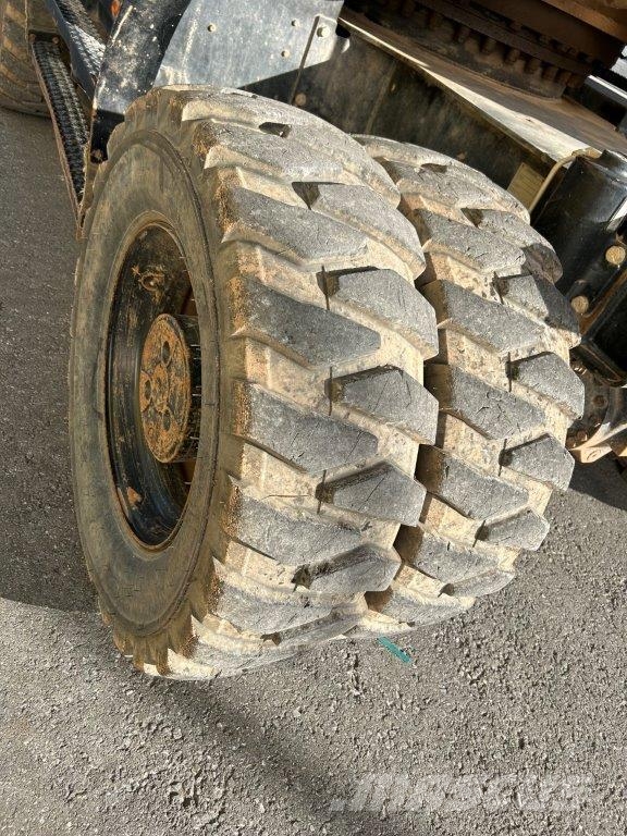 CAT M322F Other components