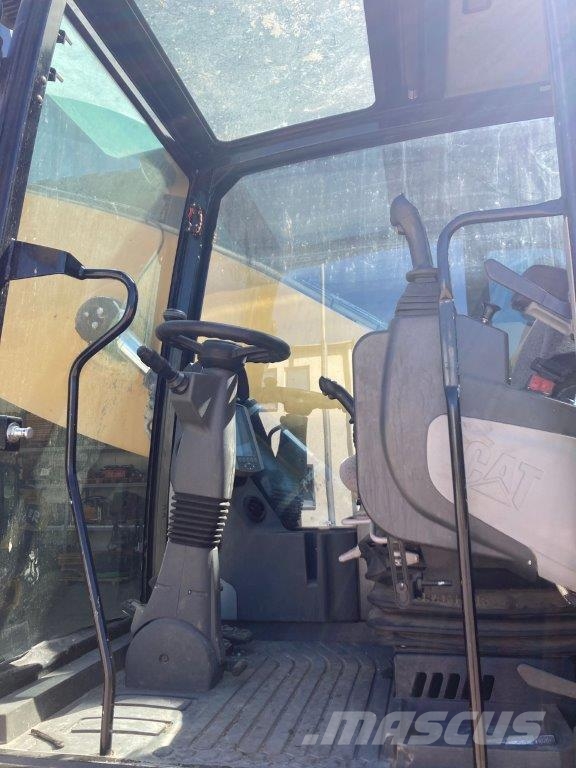CAT MH3022 Други компоненти