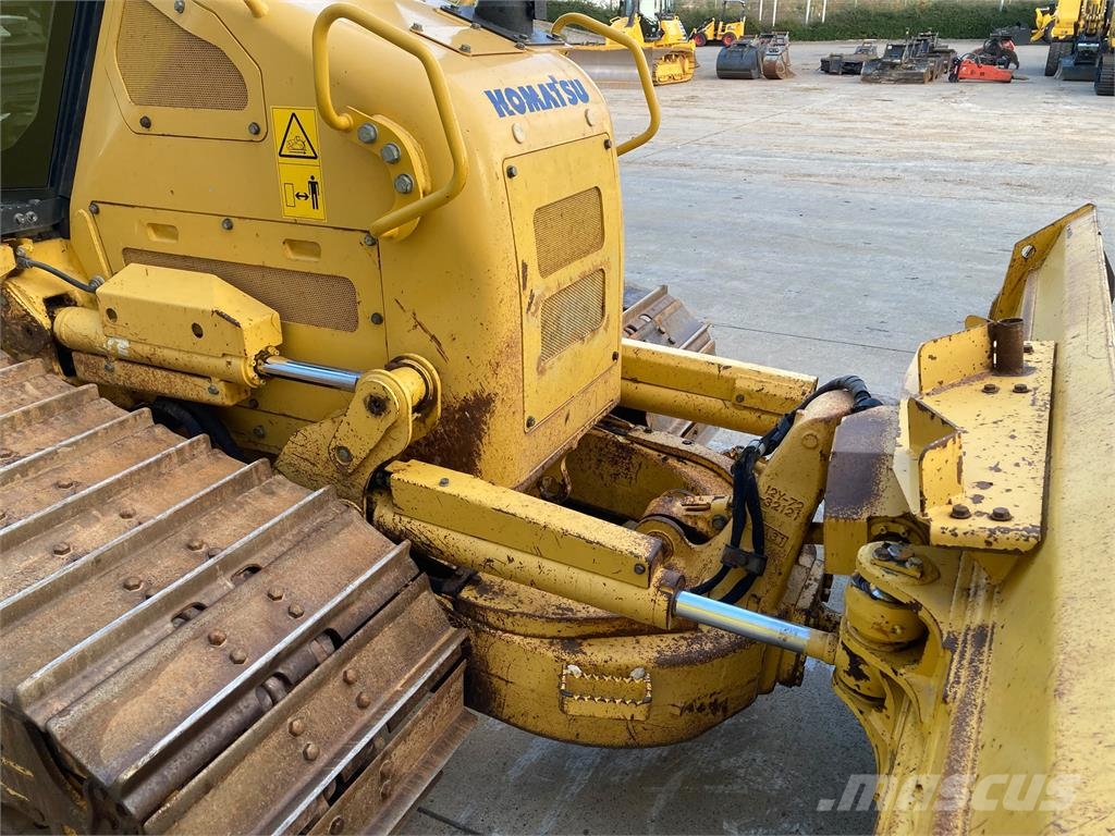 Komatsu D51PXI-24 مكونات أخرى