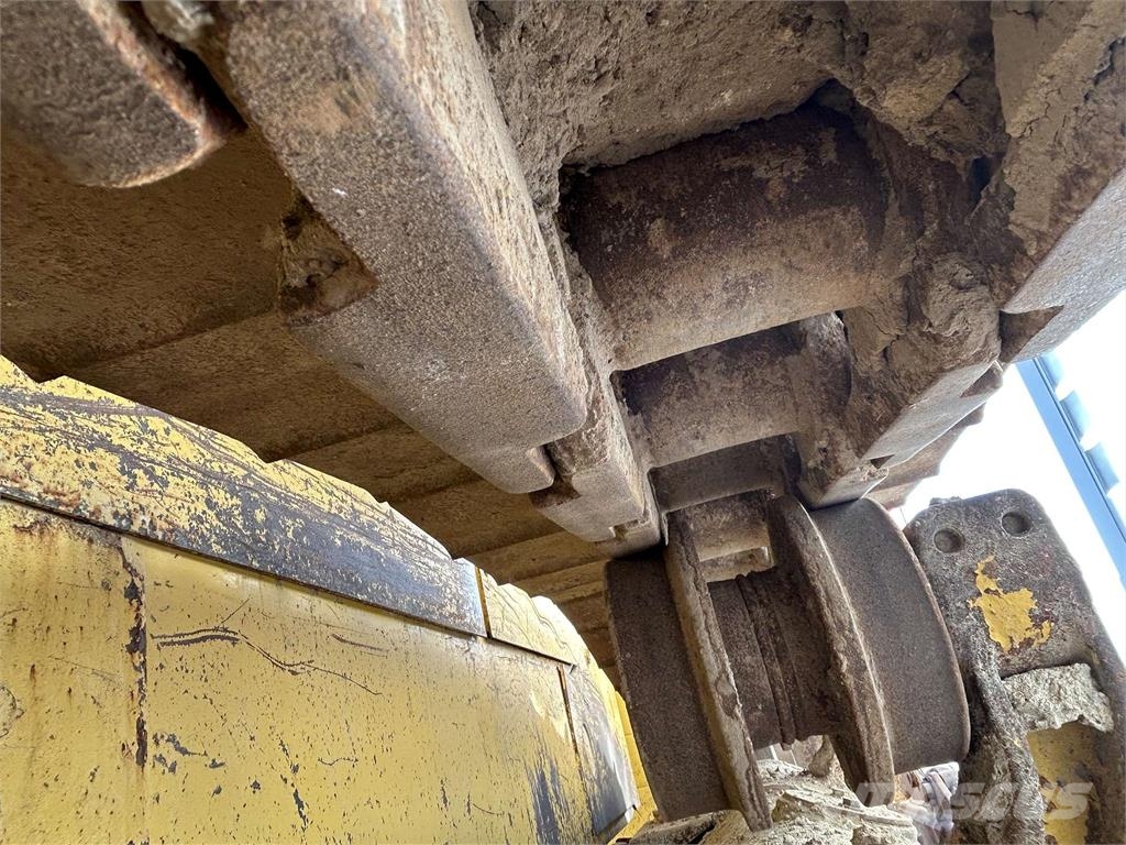 Komatsu D65EX-18E0 기타 부품