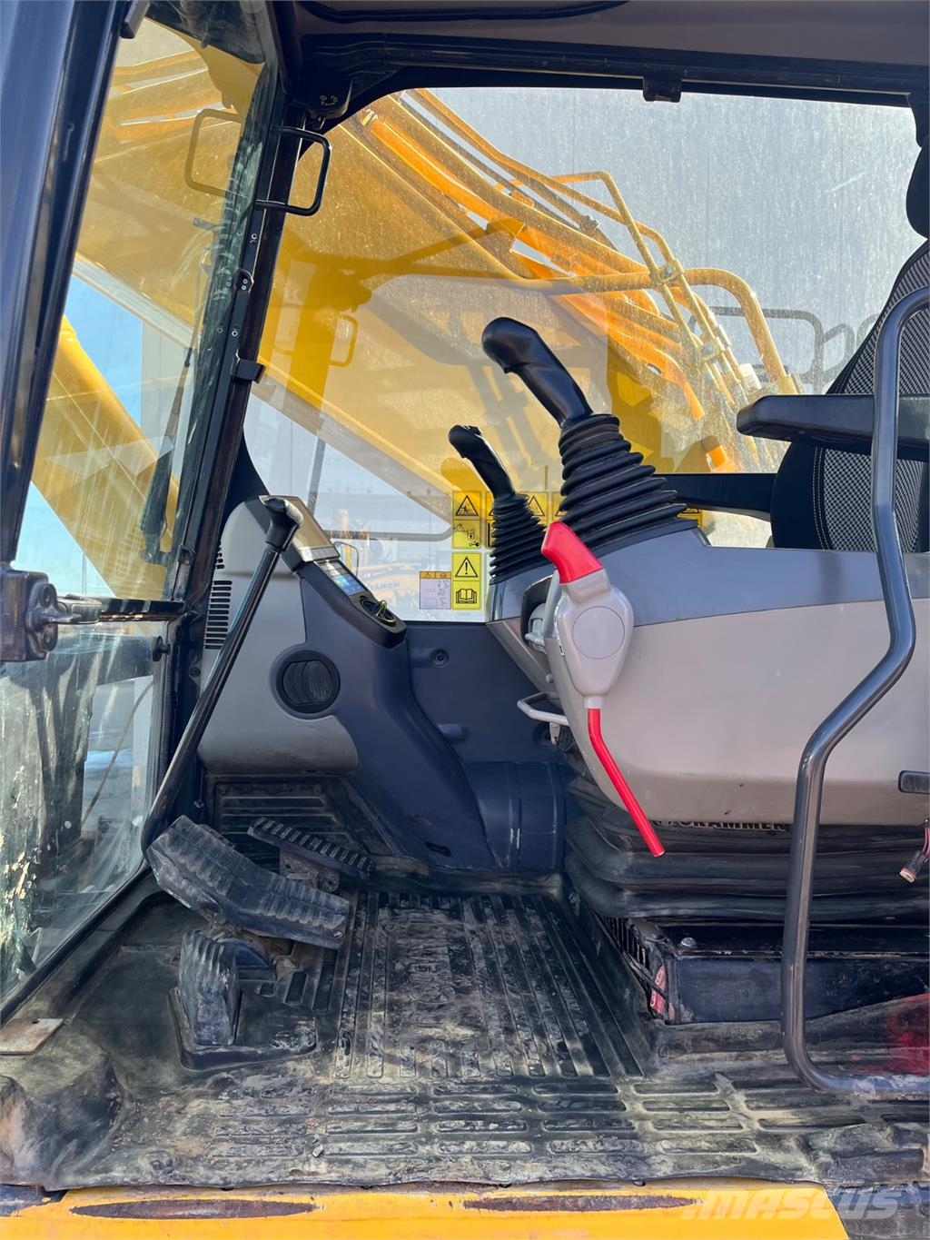 Komatsu HB365NLC-3 Otros componentes