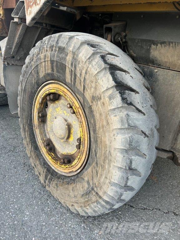 Komatsu HD405-7 其他组件