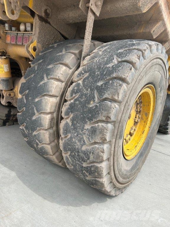 Komatsu HD605-5A 其他組件