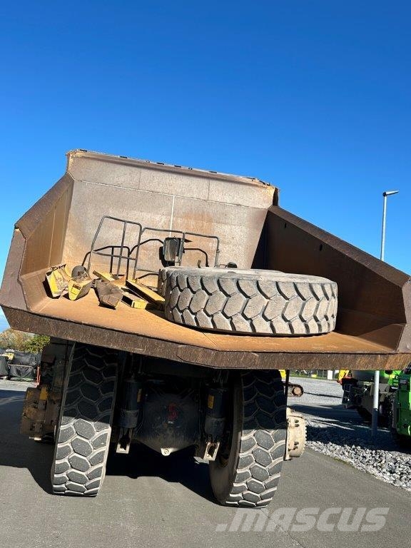 Komatsu HD605-7 مكونات أخرى