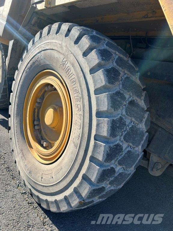 Komatsu HD605-7 مكونات أخرى