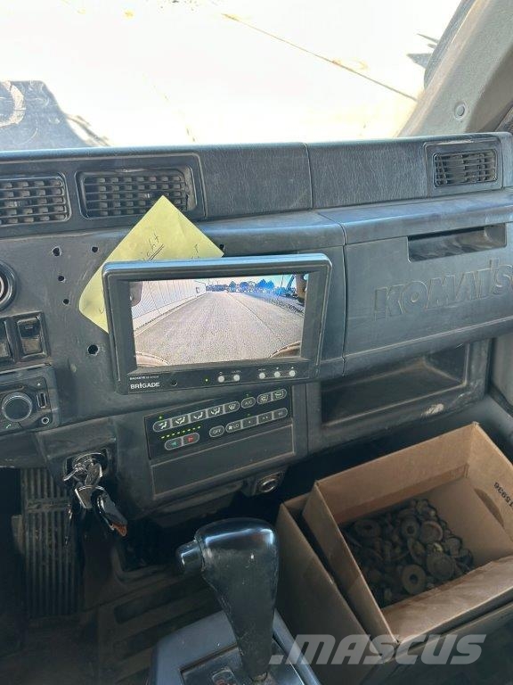Komatsu HD605-7 مكونات أخرى