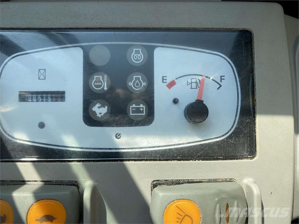 Komatsu PC16R-3HS Otros componentes