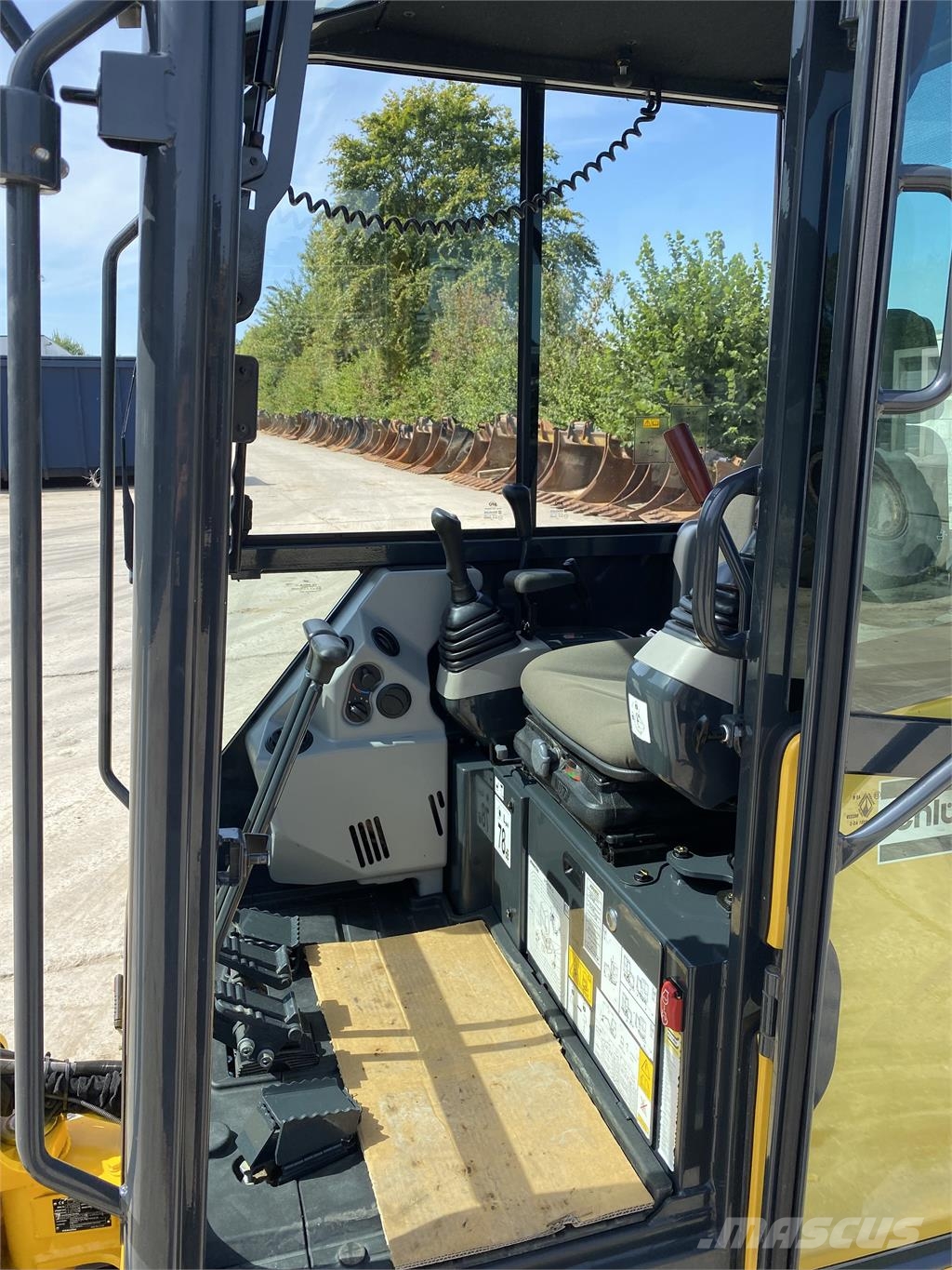 Komatsu PC17R-5 Otros componentes