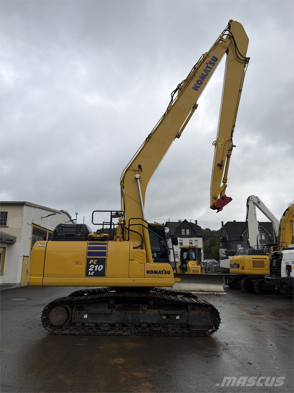 Komatsu PC210LC-11 其他组件