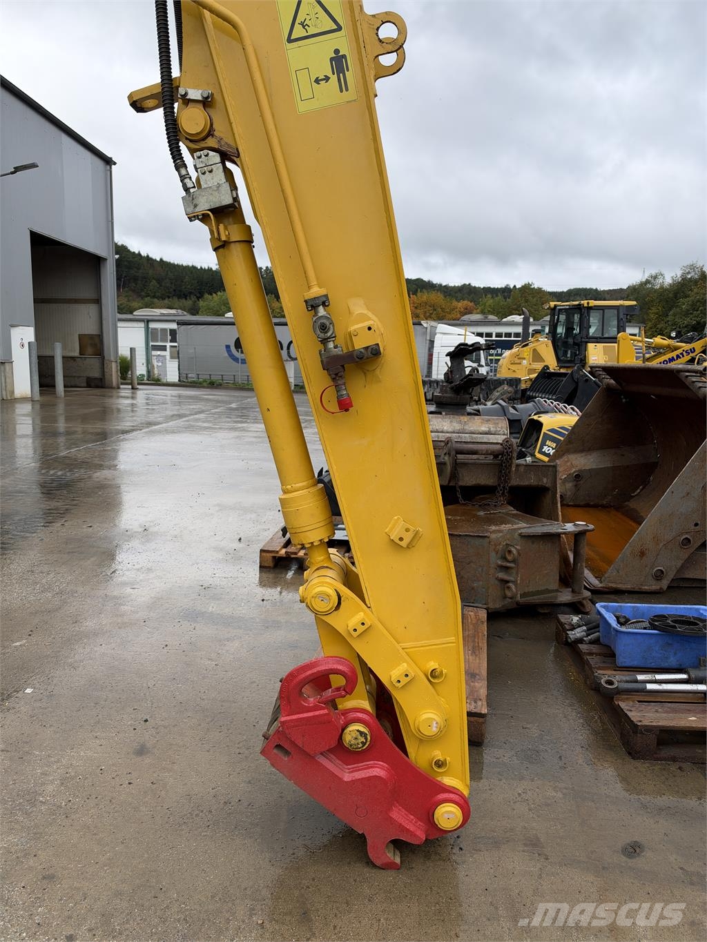 Komatsu PC210LC-11 其他组件