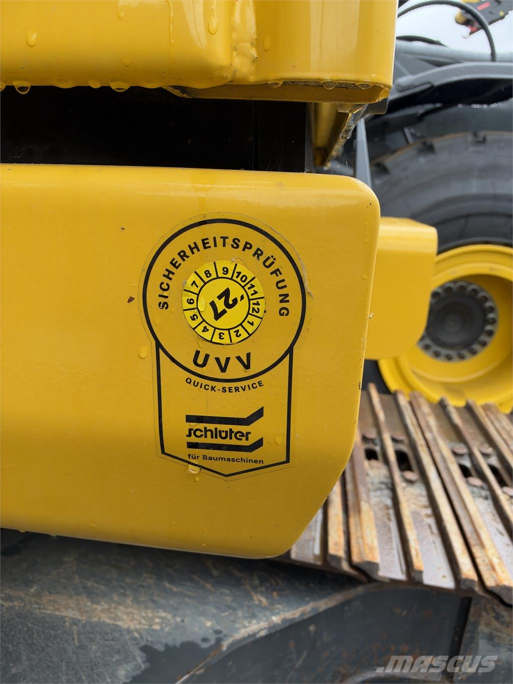 Komatsu PC210LC-11 其他组件