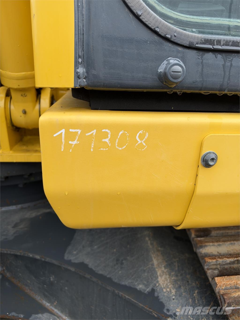 Komatsu PC210LC-11 其他组件