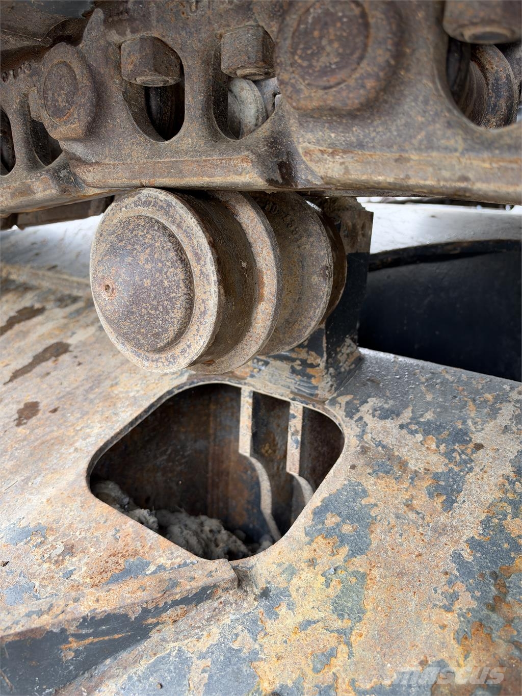 Komatsu PC210LC-11 其他组件