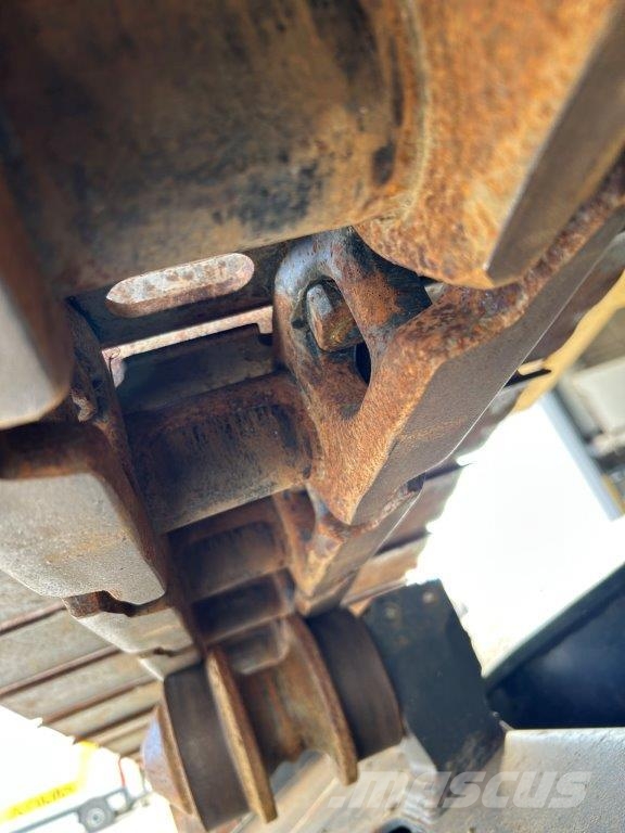 Komatsu PC210LC-11E0 Andre komponenter