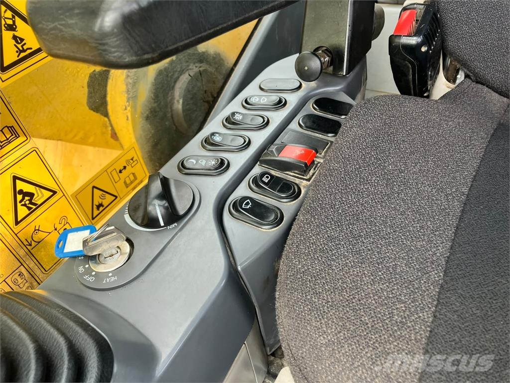 Komatsu PC240NLCD-11 مكونات أخرى
