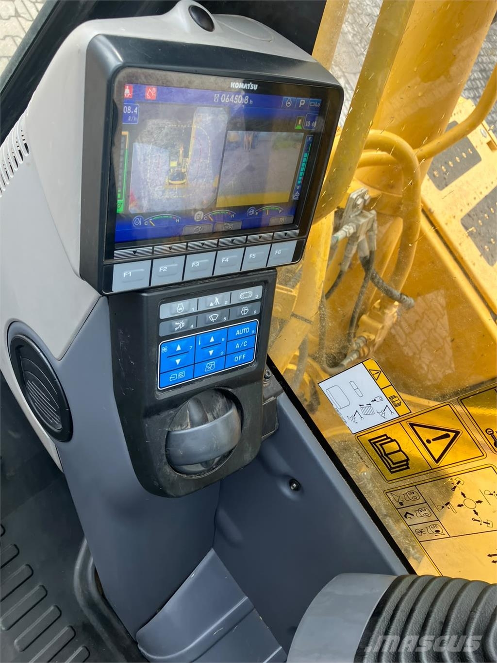 Komatsu PC240NLCD-11 مكونات أخرى