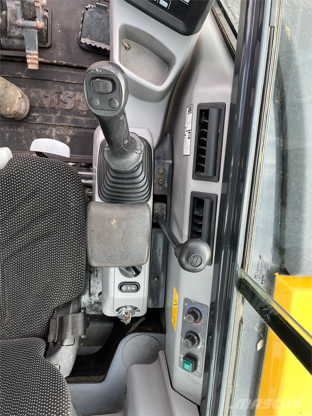 Komatsu PC58MR-5E0 Outros componentes