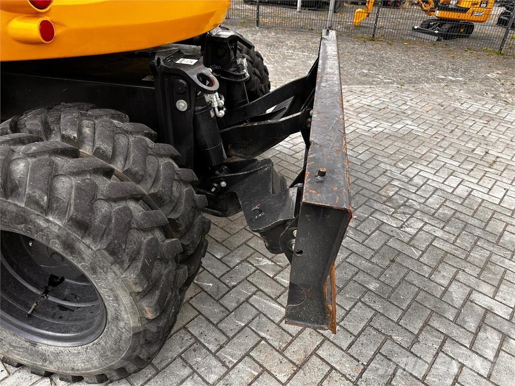 Komatsu PW138MR-11E0 Ostatní komponenty