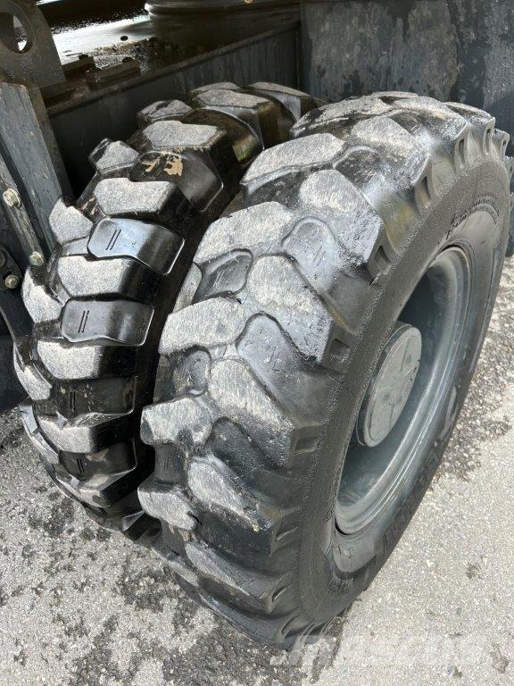 Komatsu PW148-11E0 Other components