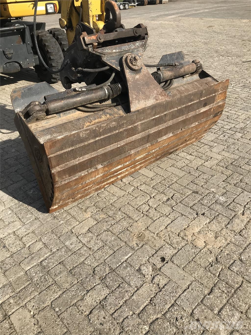Komatsu PW160-8 其他組件