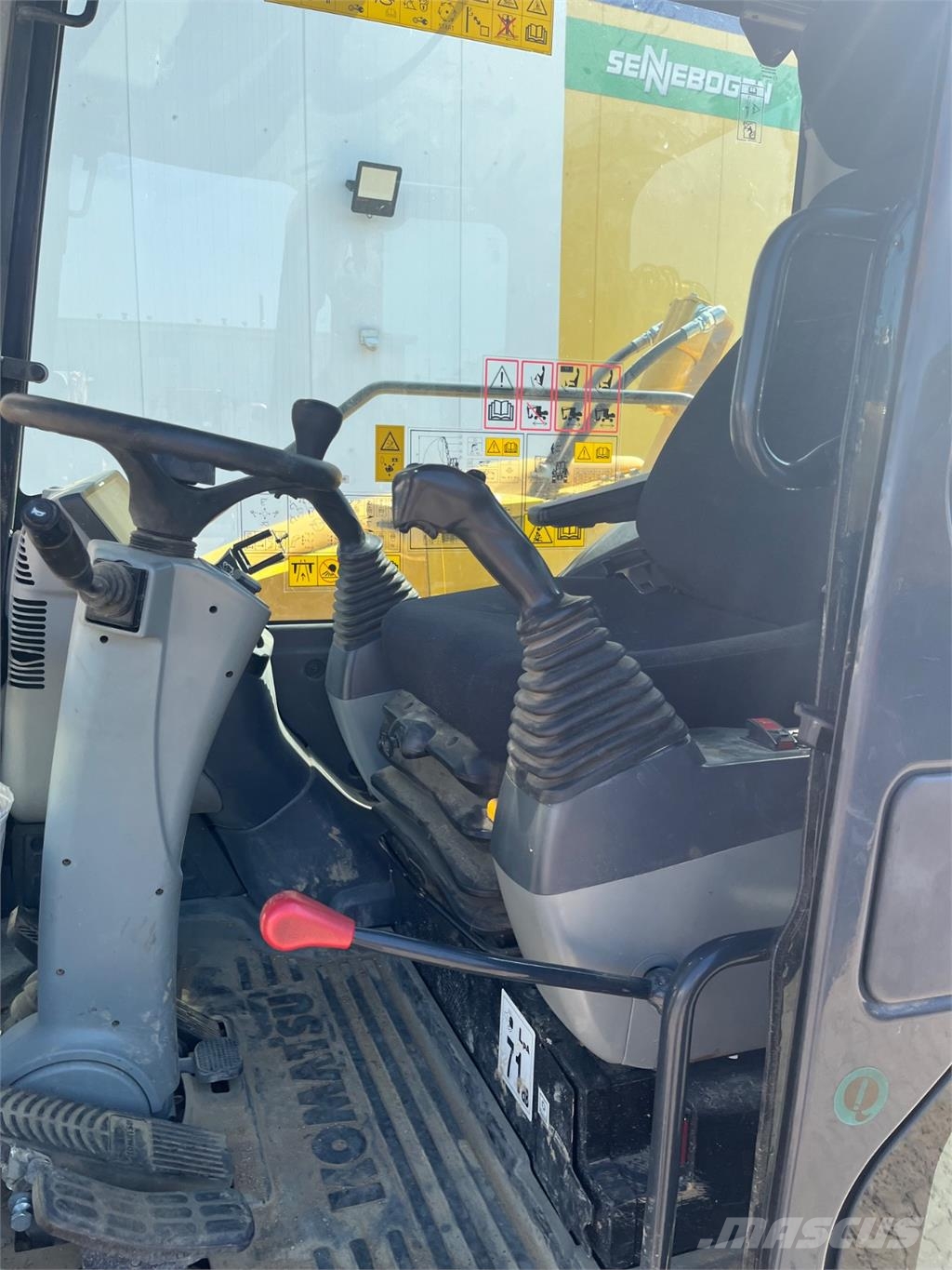 Komatsu PW98MR-10 Otros componentes