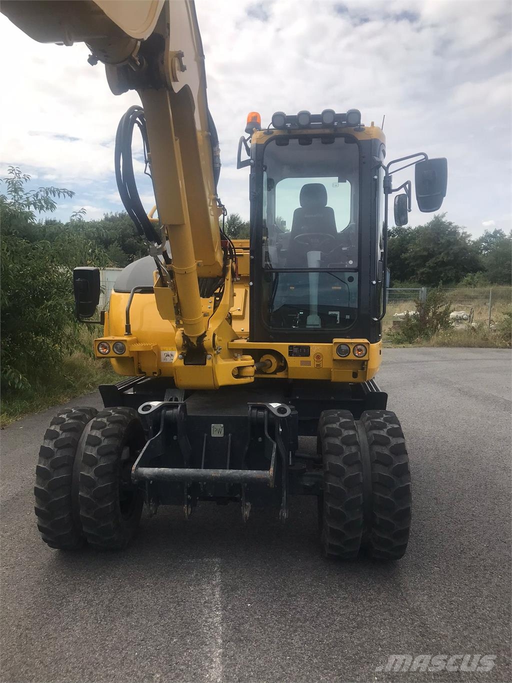Komatsu PW98MR-11E0 Kiti naudoti statybos komponentai