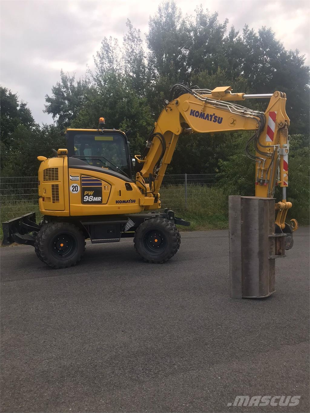 Komatsu PW98MR-11E0 Kiti naudoti statybos komponentai