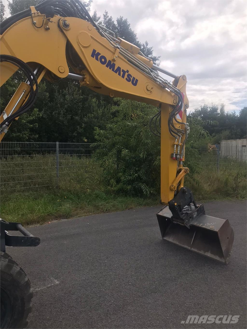 Komatsu PW98MR-11E0 Kiti naudoti statybos komponentai