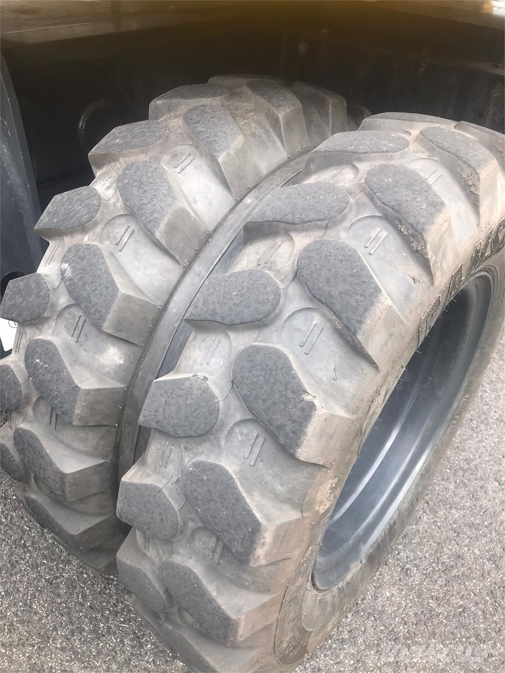 Komatsu PW98MR-11E0 Kiti naudoti statybos komponentai