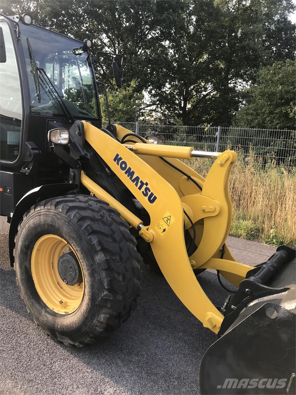 Komatsu WA100M-7 Otros componentes