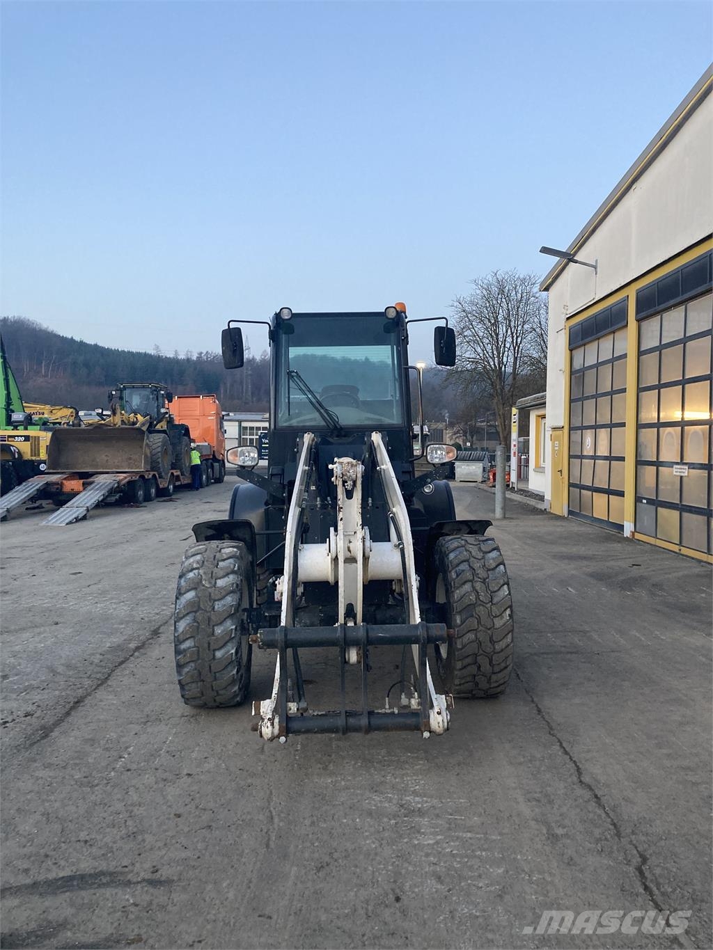 Komatsu WA100M-8 Citas sastāvdaļas