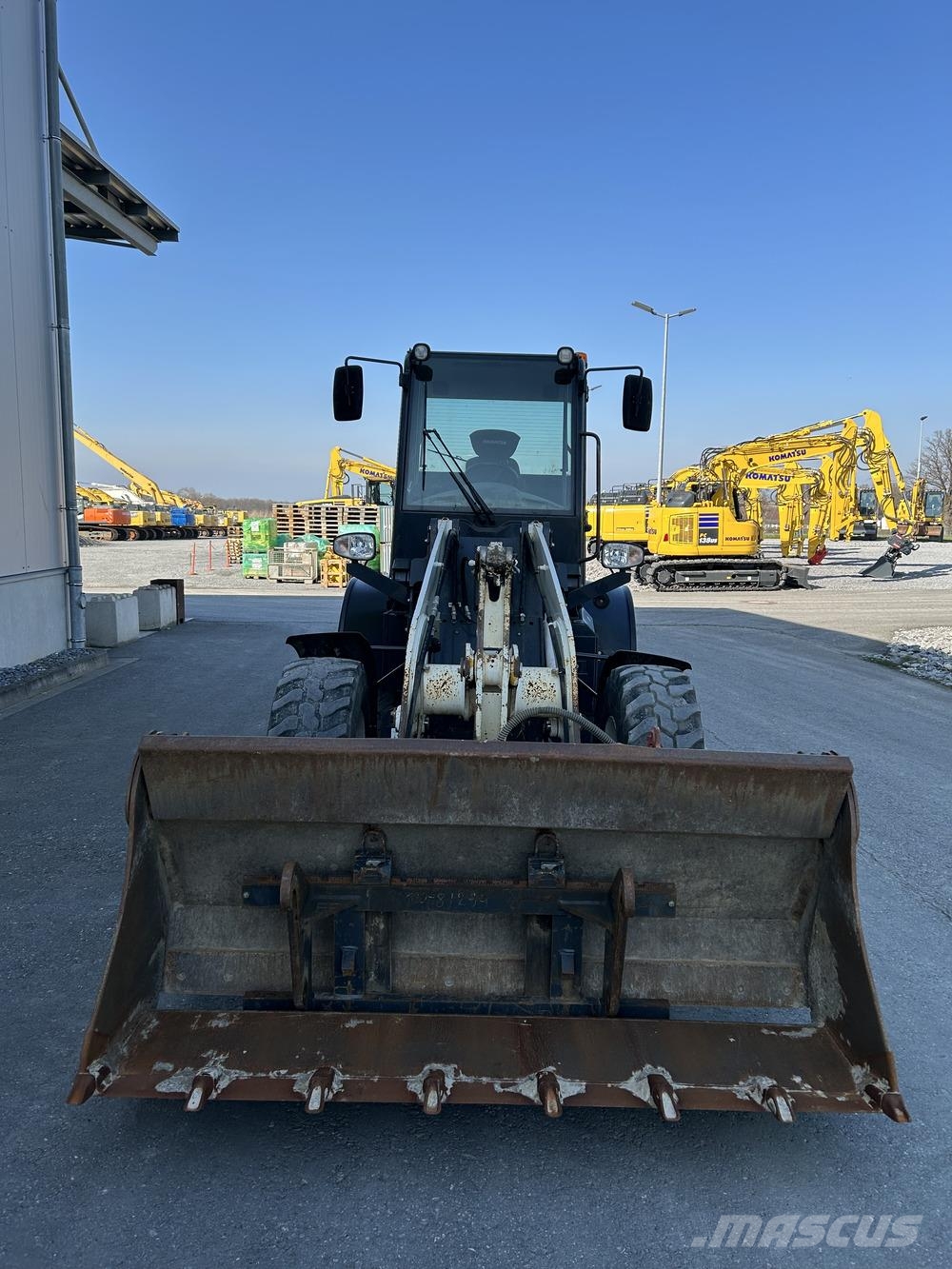 Komatsu WA100M-8 Drugi deli