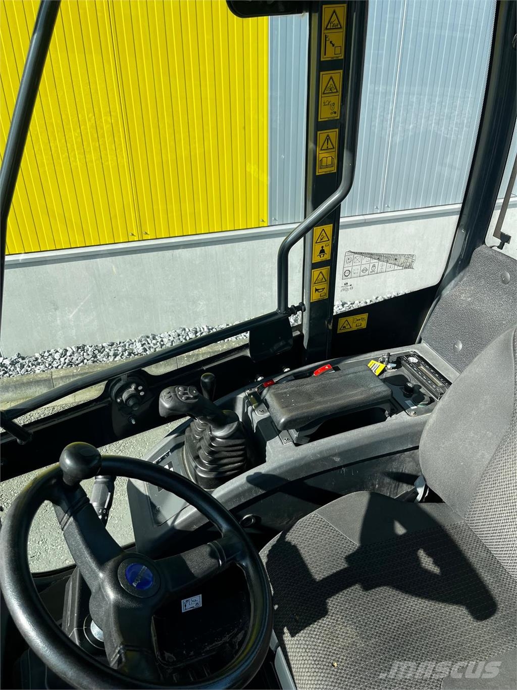 Komatsu WA100M-8E0 Άλλα εξαρτήματα