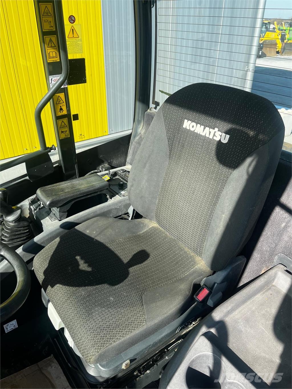 Komatsu WA100M-8E0 Citas sastāvdaļas