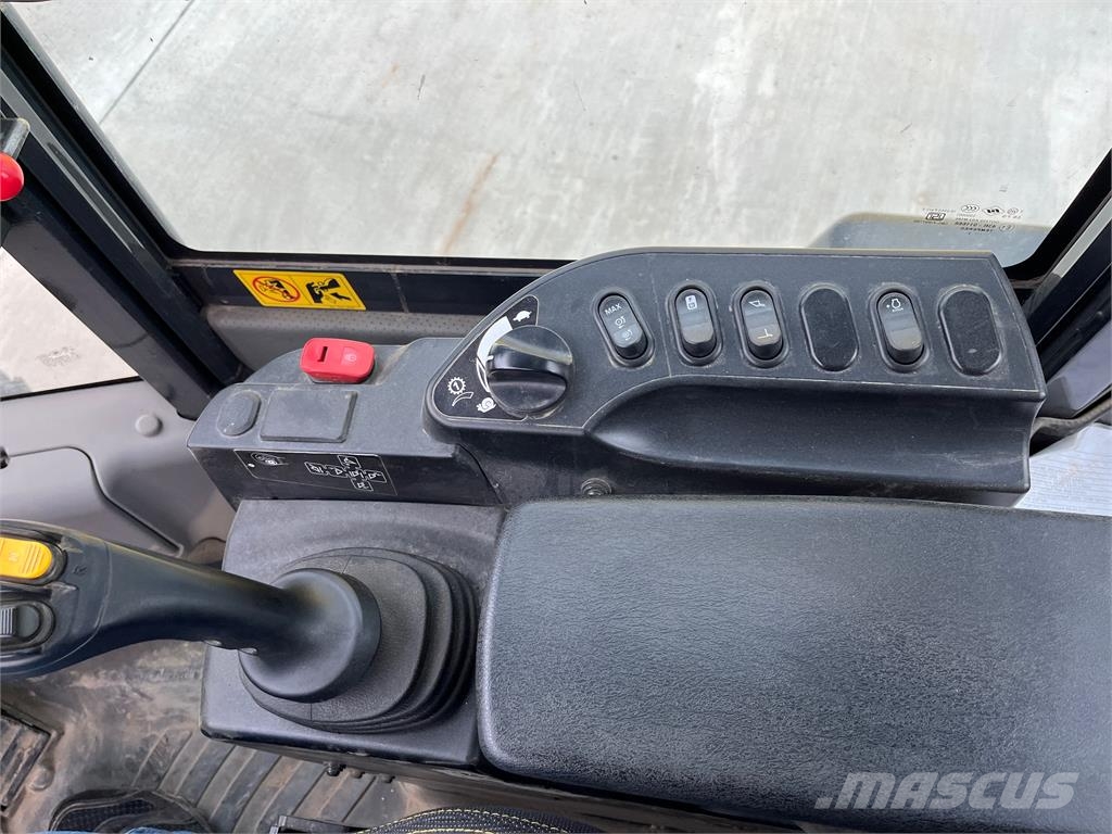 Komatsu WA200-8E0 Muut