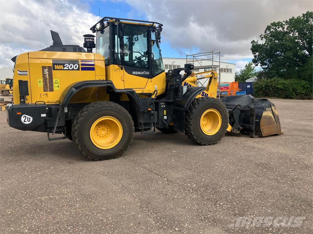 Komatsu WA200-8E0 Citas sastāvdaļas
