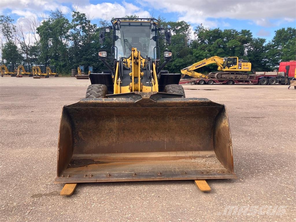 Komatsu WA200-8E0 Citas sastāvdaļas
