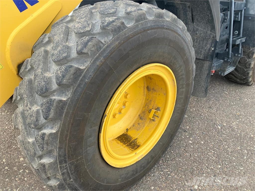Komatsu WA200-8E0 Citas sastāvdaļas