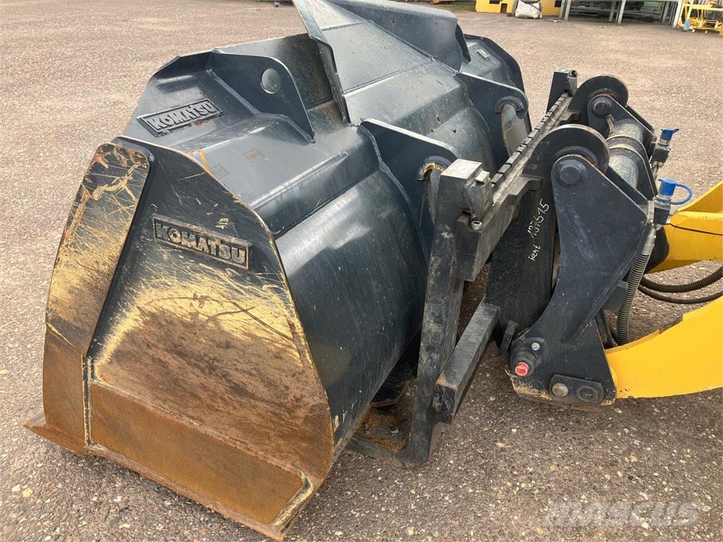 Komatsu WA200-8E0 Citas sastāvdaļas