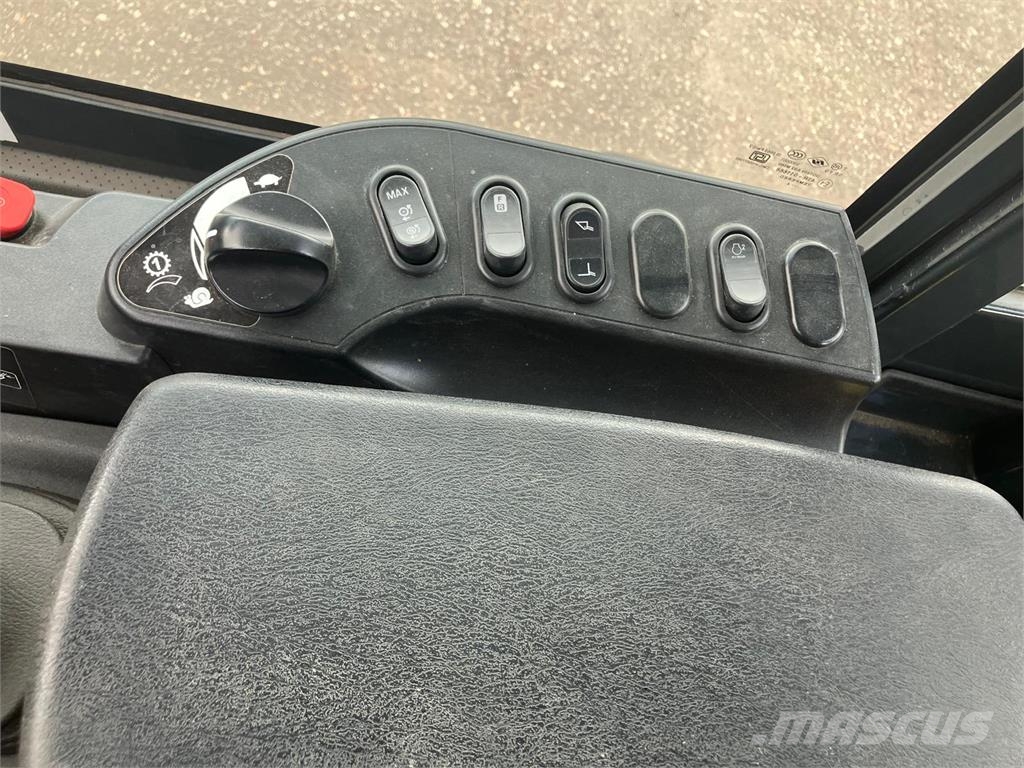 Komatsu WA200-8E0 Citas sastāvdaļas