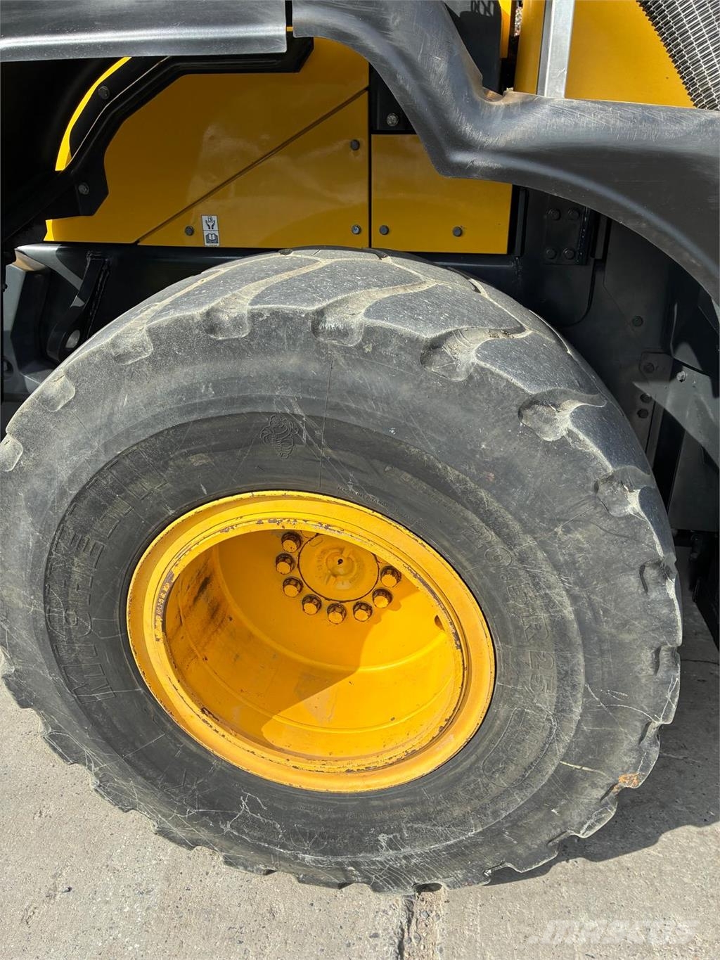 Komatsu WA270-8E0 Andre komponenter