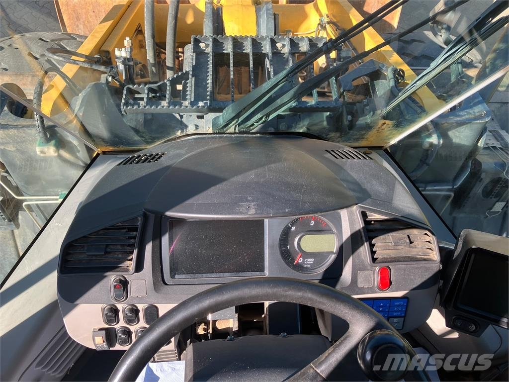 Komatsu WA380-8E0 Citas sastāvdaļas