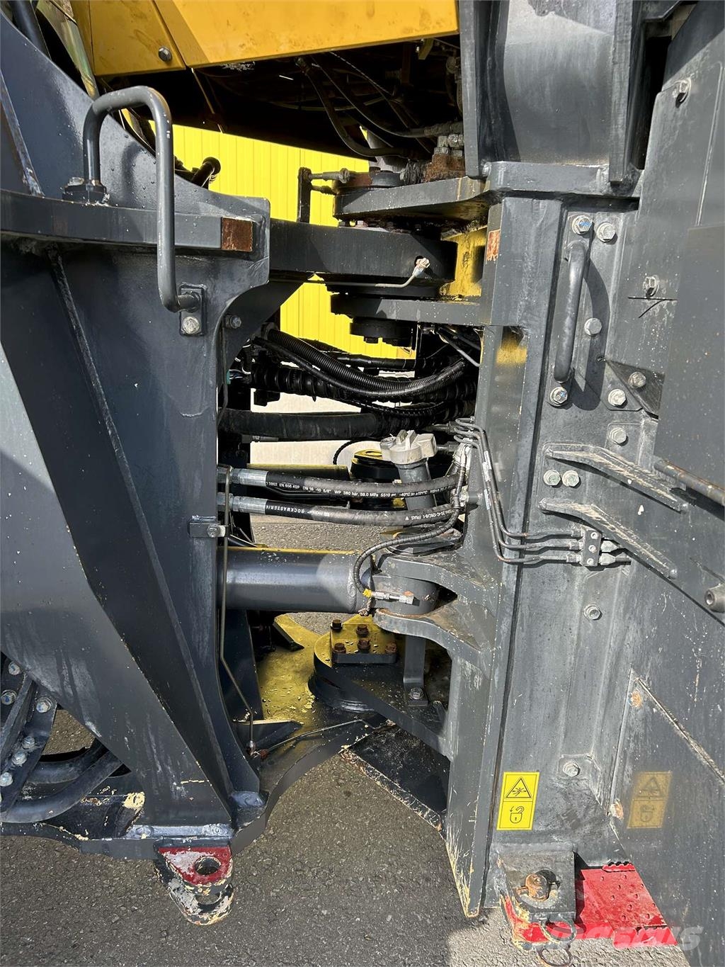 Komatsu WA500-8E0 Kiti naudoti statybos komponentai