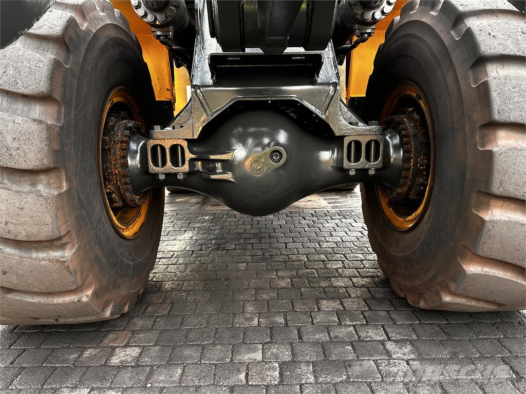 Komatsu WA600-8E0 Outros componentes