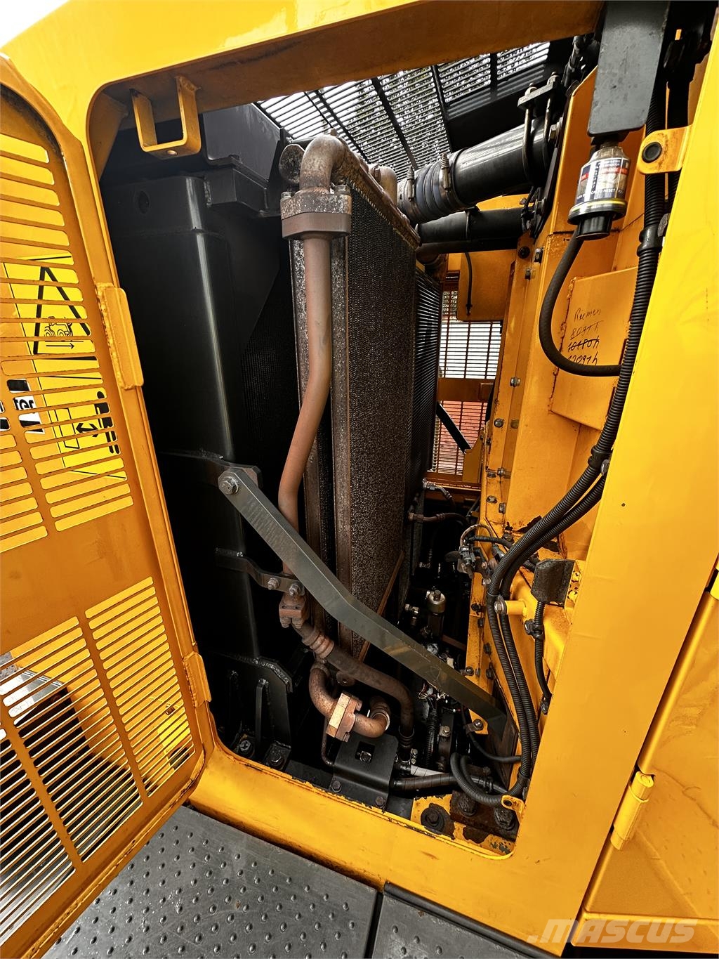 Komatsu WA600-8E0 Outros componentes