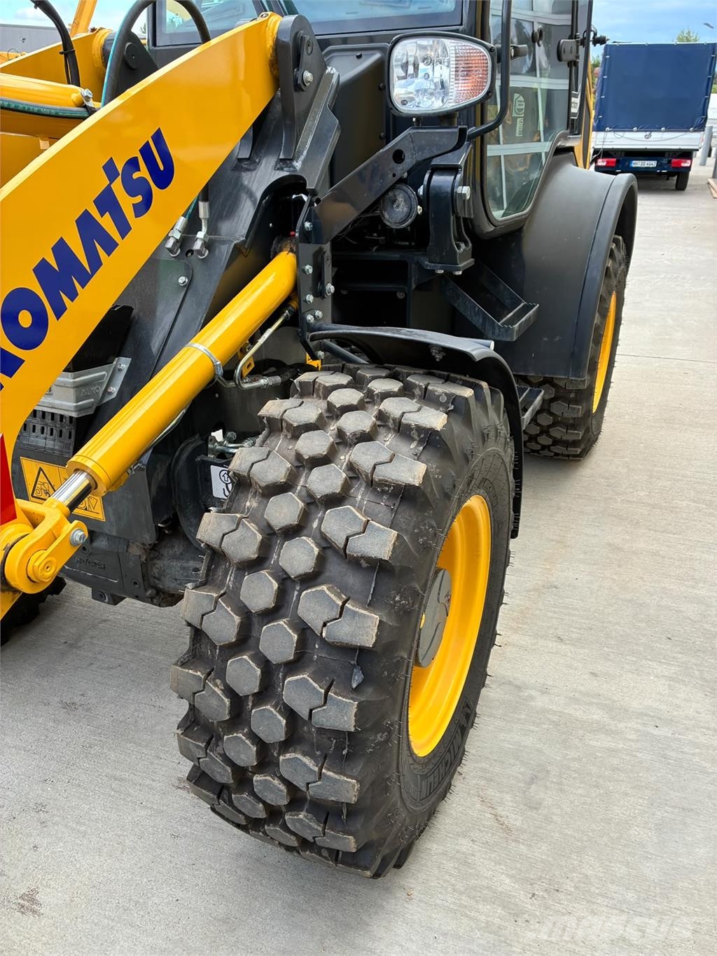 Komatsu WA80M-8E0 مكونات أخرى